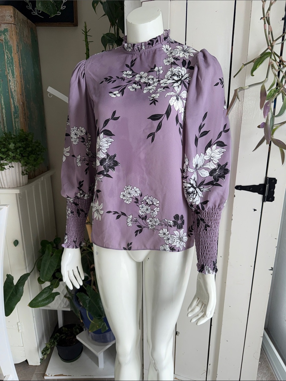 Suzy Shier Floral Puff-Sleeve Mock Neck Blouse - Lavender NWOT